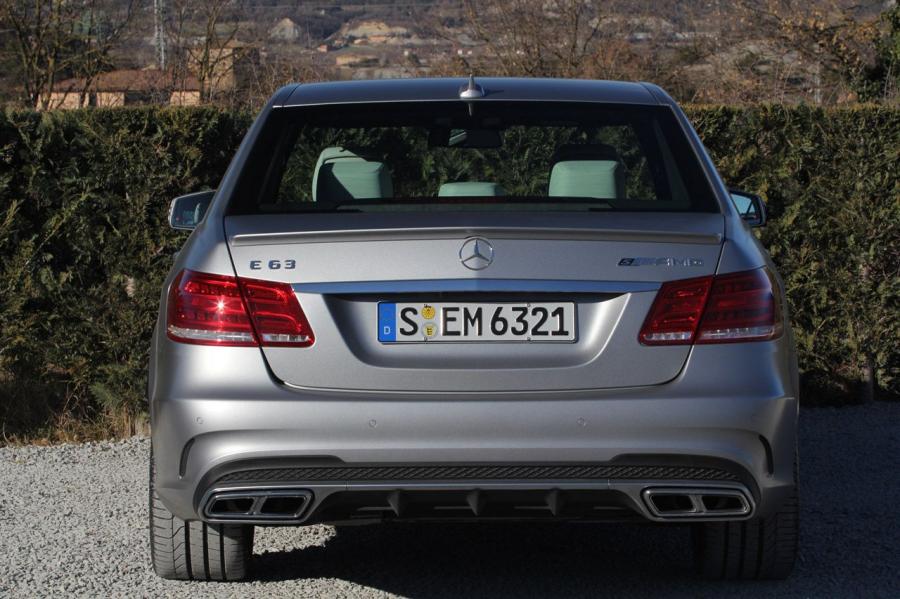  Mercedes-Benz E63 AMG S 4Matic 2014 года  (фото 32 из 34)